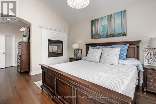 4252 Sarazen Drive, Burlington, ON - Indoor Photo Showing Bedroom