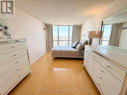 1607 - 260 Doris Avenue, Toronto, ON - Indoor Photo Showing Bedroom