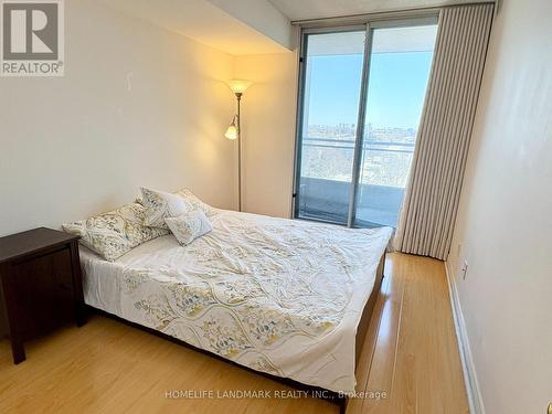 1607 - 260 Doris Avenue, Toronto, ON - Indoor Photo Showing Bedroom