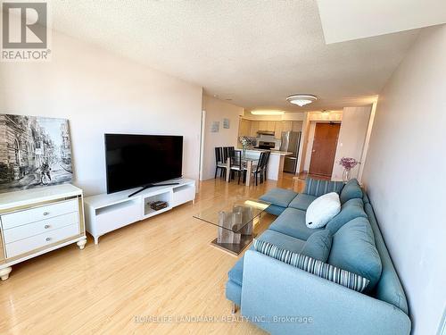 1607 - 260 Doris Avenue, Toronto, ON - Indoor Photo Showing Living Room