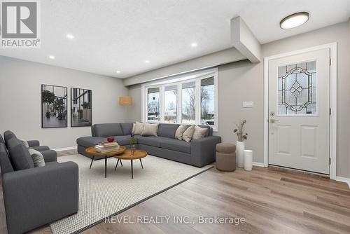 109 Mcgivern Street, Mapleton, ON - Indoor Photo Showing Living Room