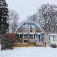 374 LAKEWOOD DRIVE  Amherstburg, ON N9V 2Y8