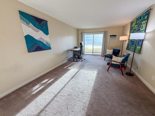 215-2515 12Th Street, Cranbrook, BC - Indoor