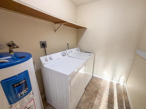 215-2515 12Th Street, Cranbrook, BC - Indoor Photo Showing Laundry Room
