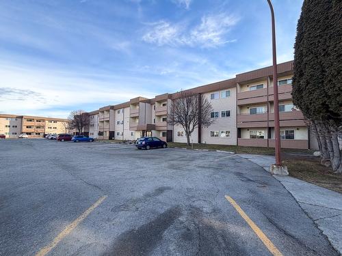 215-2515 12Th Street, Cranbrook, BC - Outdoor With Facade
