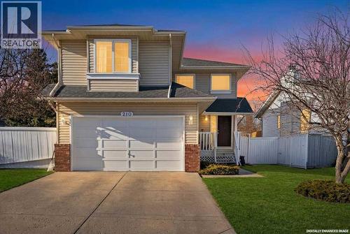 210 Shawinigan Way SW  Calgary, AB T2Y 2W3