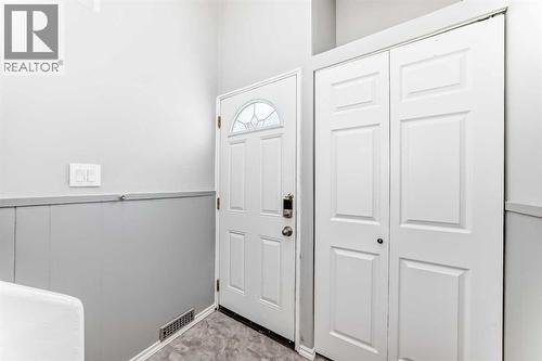 3613 28A Avenue Se, Calgary, AB - Indoor Photo Showing Other Room