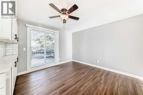 3613 28A Avenue Se, Calgary, AB - Indoor Photo Showing Other Room