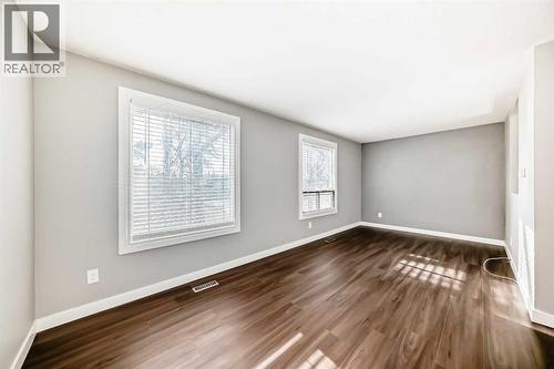 3613 28A Avenue Se, Calgary, AB - Indoor Photo Showing Other Room