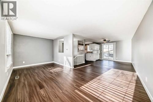 3613 28A Avenue Se, Calgary, AB - Indoor