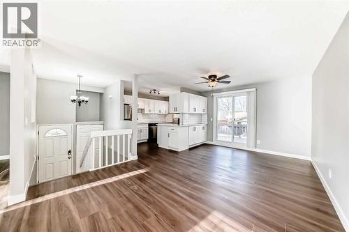3613 28A Avenue Se, Calgary, AB - Indoor