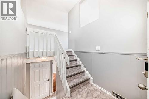 3613 28A Avenue Se, Calgary, AB - Indoor Photo Showing Other Room