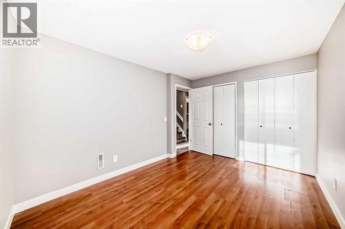 3613 28A Avenue Se, Calgary, AB - Indoor Photo Showing Other Room