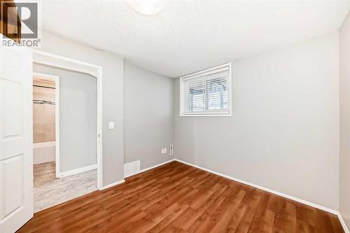 3613 28A Avenue Se, Calgary, AB - Indoor Photo Showing Other Room