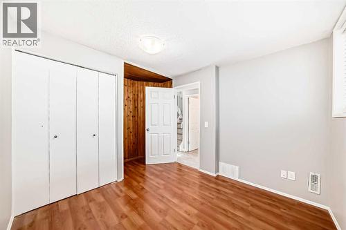 3613 28A Avenue Se, Calgary, AB - Indoor Photo Showing Other Room