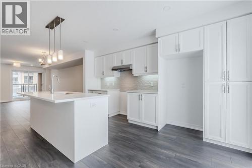 19 Urbane Boulevard, Kitchener, ON - Indoor Photo Showing Kitchen