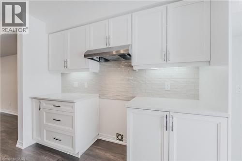 19 Urbane Boulevard, Kitchener, ON - Indoor Photo Showing Kitchen