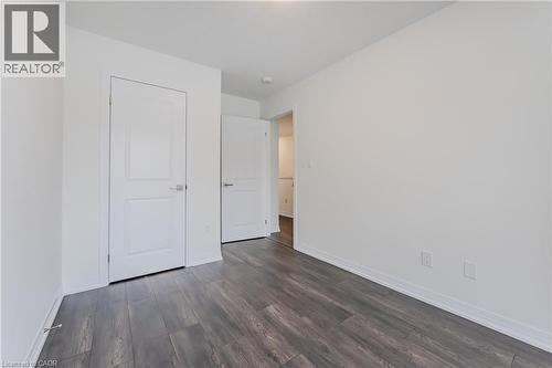 19 Urbane Boulevard, Kitchener, ON - Indoor Photo Showing Other Room