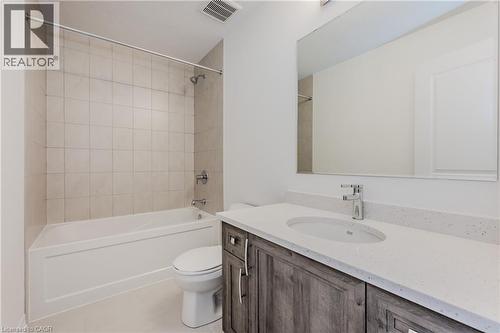 19 Urbane Boulevard, Kitchener, ON - Indoor Photo Showing Bathroom