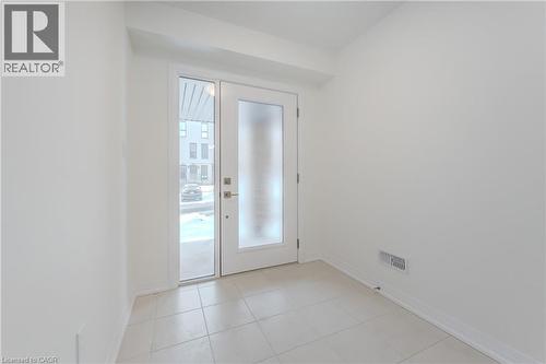 19 Urbane Boulevard, Kitchener, ON - Indoor Photo Showing Other Room