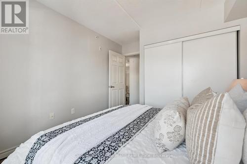 209 - 45 Kingsbury Square, Guelph (Pineridge/Westminster Woods), ON - Indoor Photo Showing Bedroom