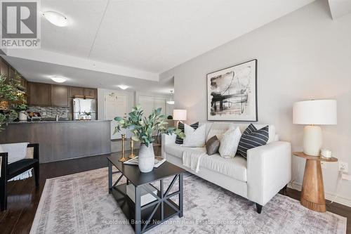 209 - 45 Kingsbury Square, Guelph (Pineridge/Westminster Woods), ON - Indoor Photo Showing Living Room