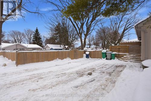 double private driveway - 116 Oxford Street, Goderich (Goderich (Town)), ON - Outdoor