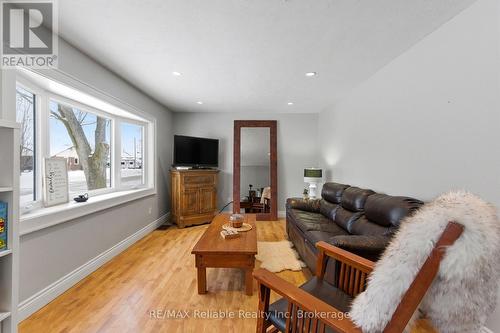 living rooom - 116 Oxford Street, Goderich (Goderich (Town)), ON - Indoor Photo Showing Living Room