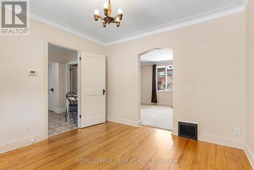 242 Fairmont Avenue, Ottawa, ON - Indoor Photo Showing Other Room