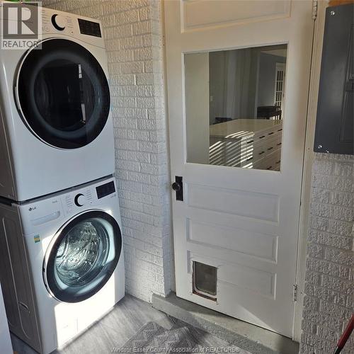 567 Oak, Windsor, ON - Indoor Photo Showing Laundry Room