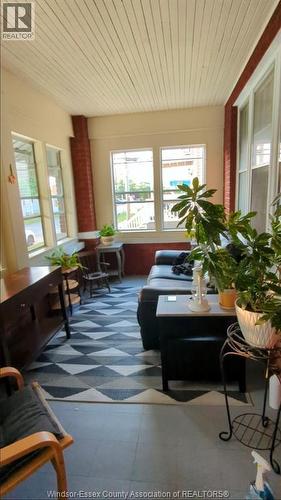 567 Oak, Windsor, ON - 