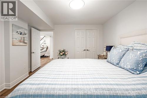 4252 Sarazen Drive, Burlington, ON - Indoor Photo Showing Bedroom