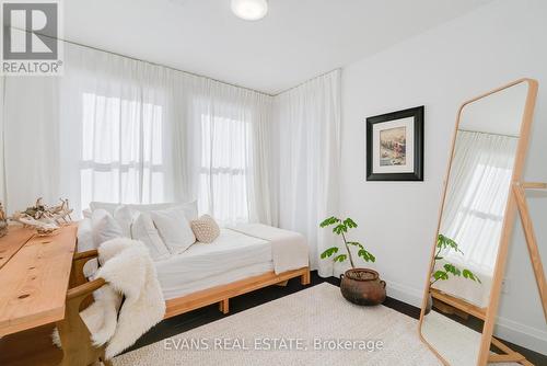 448 Gerrard St E 2nd Bedroom - 448 Gerrard Street E, Toronto, ON - Indoor Photo Showing Bedroom