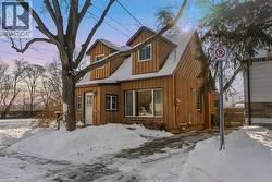 31 HUNTER Street  Dundas, ON L9H 1E5