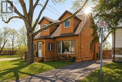 31 HUNTER Street  Dundas, ON L9H 1E5