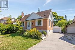 207 MAPLEHURST AVENUE  Toronto, ON M2N 3C3