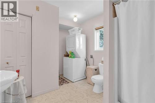 50 South Drive, Kitchener, ON - Indoor Photo Showing Bathroom