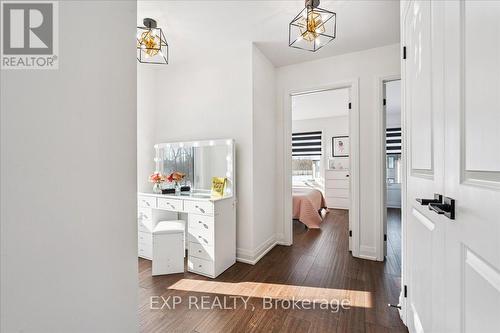 Den/Media Niche - 29 Briar Court, Halton Hills, ON - Indoor