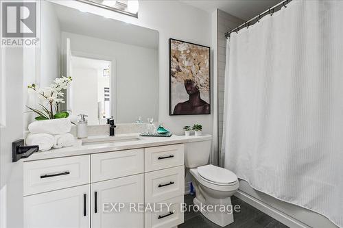 Main Bathroom - 29 Briar Court, Halton Hills, ON - Indoor Photo Showing Bathroom