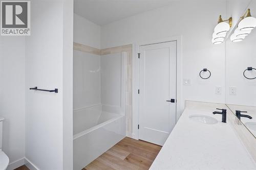 383 Caledonia Boulevard W, Lethbridge, AB - Indoor Photo Showing Bathroom