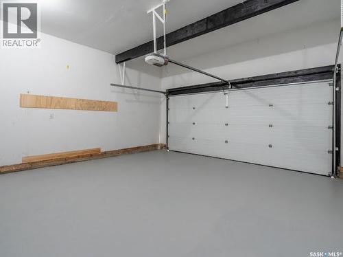 5102 Snowbirds Crescent, Regina, SK - Indoor Photo Showing Garage