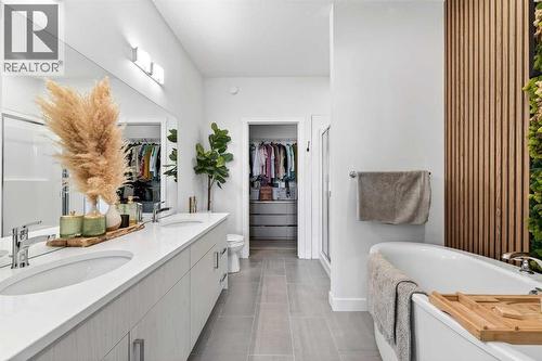 47 Walgrove Park Se, Calgary, AB - Indoor Photo Showing Bathroom