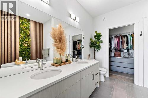 47 Walgrove Park Se, Calgary, AB - Indoor Photo Showing Bathroom