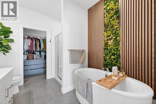 47 Walgrove Park Se, Calgary, AB - Indoor Photo Showing Bathroom