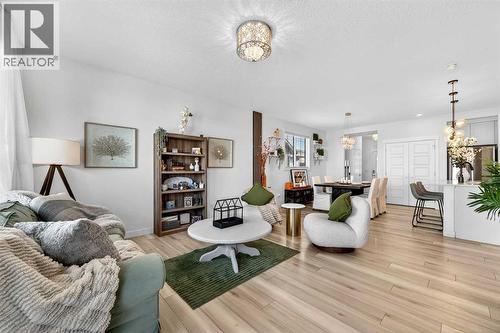47 Walgrove Park Se, Calgary, AB - Indoor Photo Showing Living Room