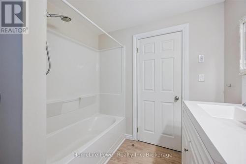 Unit A - 319 Victoria Street S, Kitchener, ON - Indoor Photo Showing Bathroom