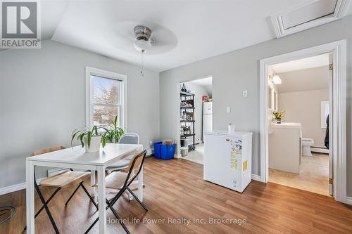 Unit B - 319 Victoria Street S, Kitchener, ON - Indoor Photo Showing Dining Room
