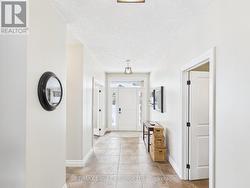Large Main Foyer - 