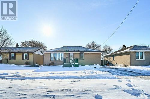 481 EMERALD AVENUE  Oshawa (Lakeview), ON L1J 1K3