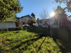 1512 Montgomery Ave  Victoria, BC V8S 1T4